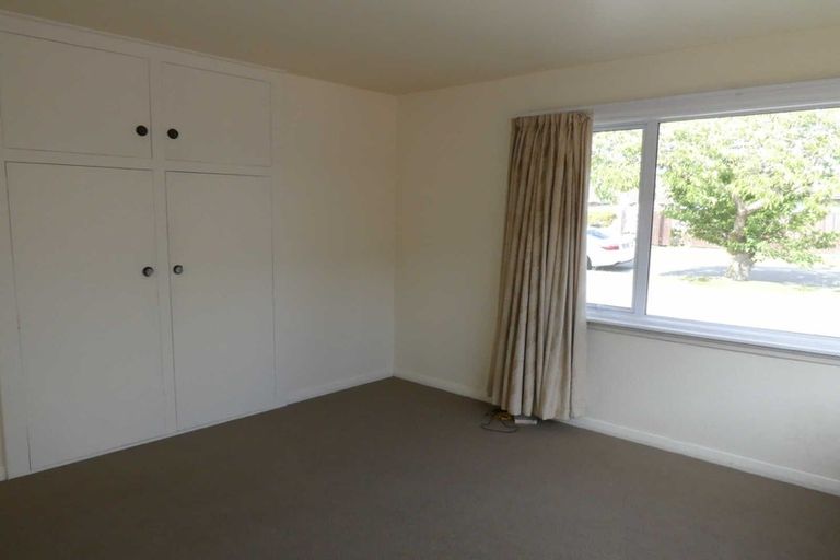 Photo of property in 8 Clonbern Place, Upper Riccarton, Christchurch, 8041