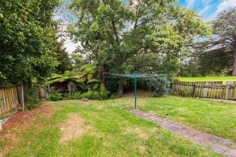 Photo of property in 2/25 Edgware Road, West Harbour, Auckland, 0618