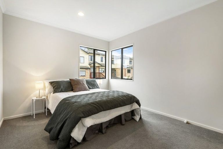 Photo of property in 1/6 Sunnydale Place, Oteha, Auckland, 0632