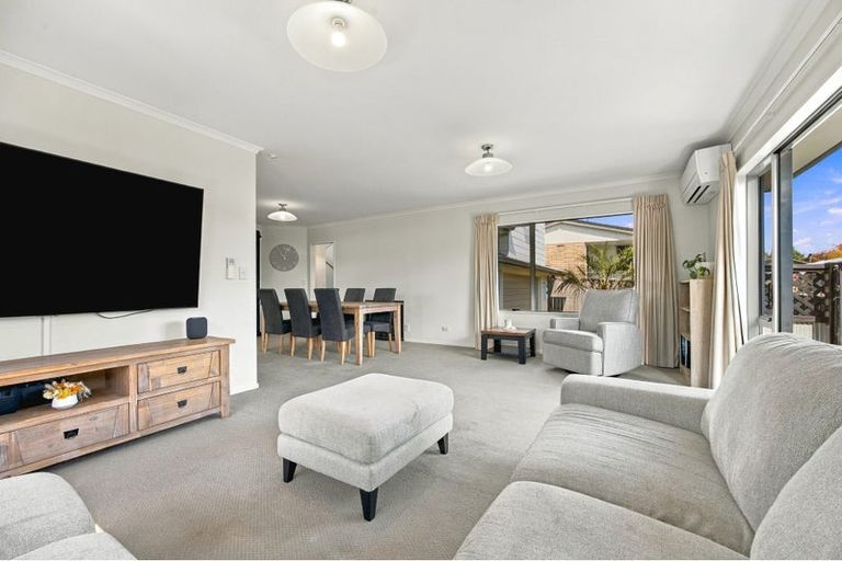 Photo of property in 1/86 Tamatea Road, Taupo, 3330
