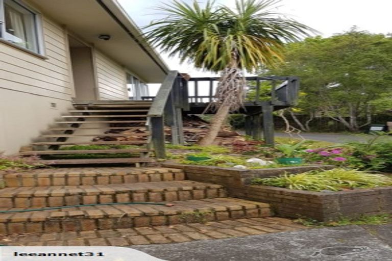 Photo of property in 15 Tallington Crescent, Torbay, Auckland, 0630