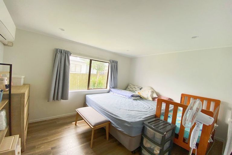 Photo of property in 1/6 Maplesden Drive, Clendon Park, Auckland, 2103