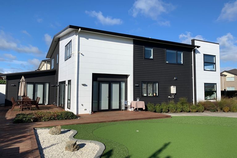 Photo of property in 10 Kerrykeel Drive, Flat Bush, Auckland, 2019