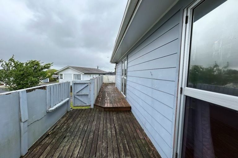 Photo of property in 8 Leatham Crescent, Opaheke, Papakura, 2113