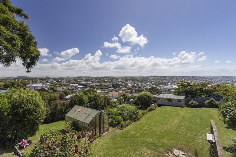 Photo of property in 12 Tamar Street, South Hill, Oamaru, 9400