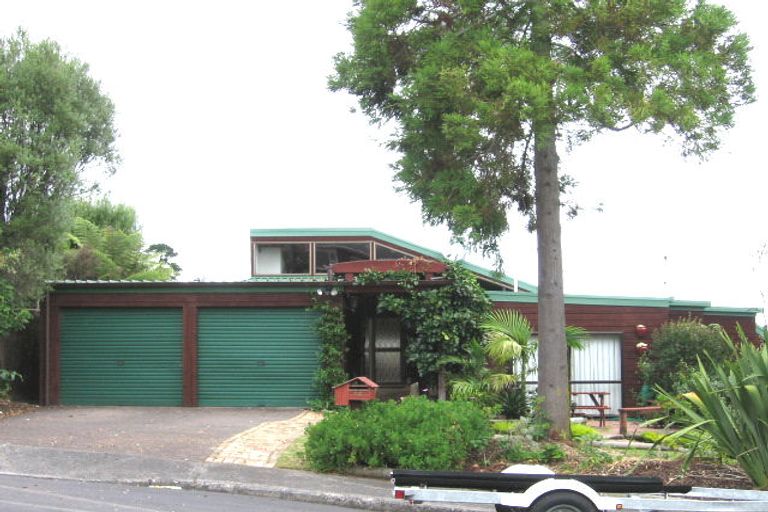 Photo of property in 66 Rosecamp Road, Beach Haven, Auckland, 0626