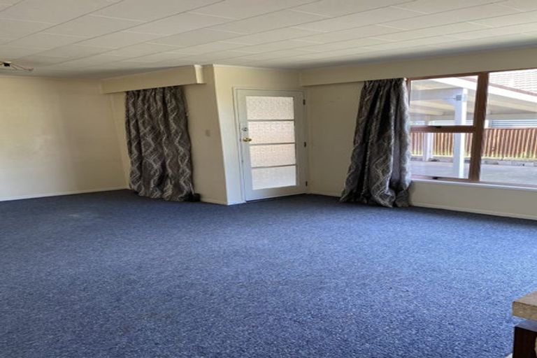 Photo of property in 1/82 John F Kennedy Drive, Milson, Palmerston North, 4414