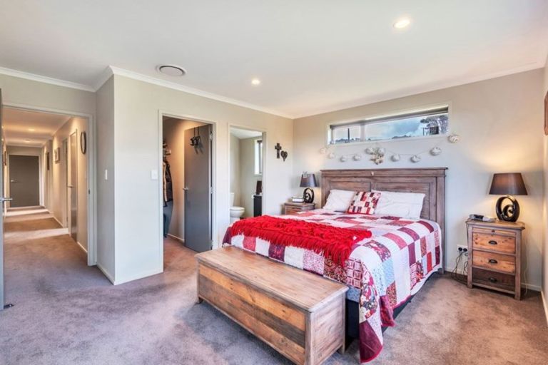 Photo of property in 64 Kaipara Coast Highway, Helensville, Kaukapakapa, 0871