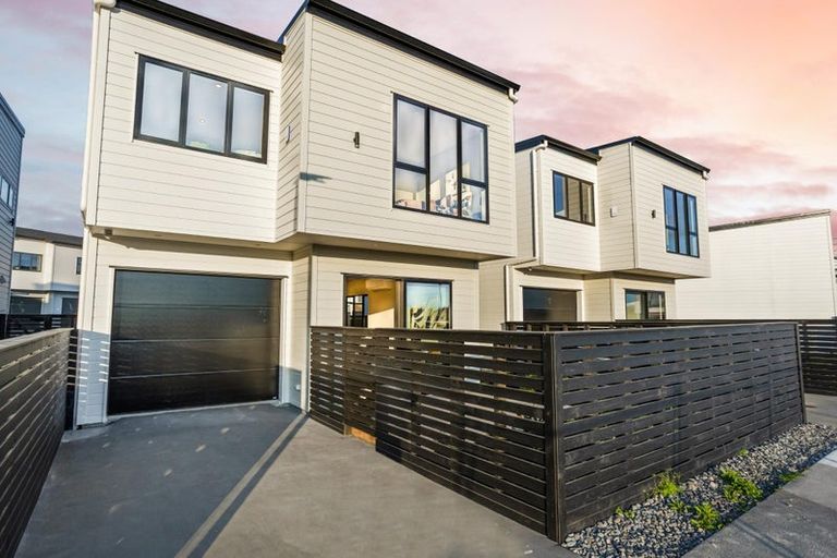 Photo of property in 10 Greenbrier Street, Westgate, 0814