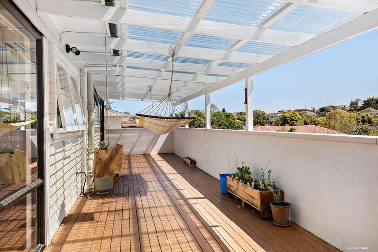 Photo of property in 20 Montgomery Avenue, Belmont, Auckland, 0622