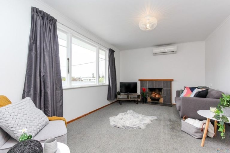 Photo of property in 105 Domett Street, Waitara, 4320