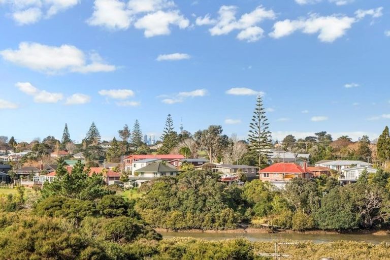 Photo of property in 153a Colwill Road, Massey, Auckland, 0614