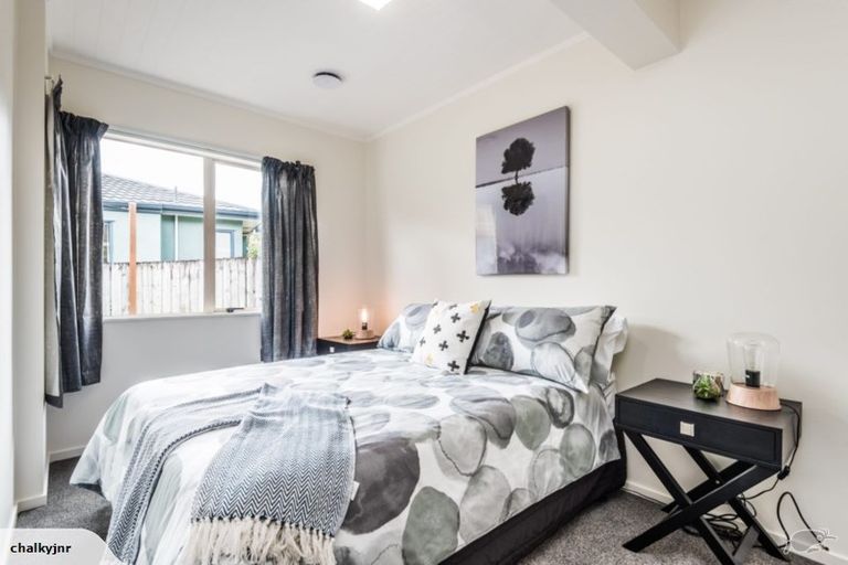 Photo of property in 1042a Great North Road, Point Chevalier, Auckland, 1022