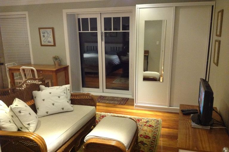 Photo of property in 30 Rock Isle Road, Torbay, Auckland, 0630