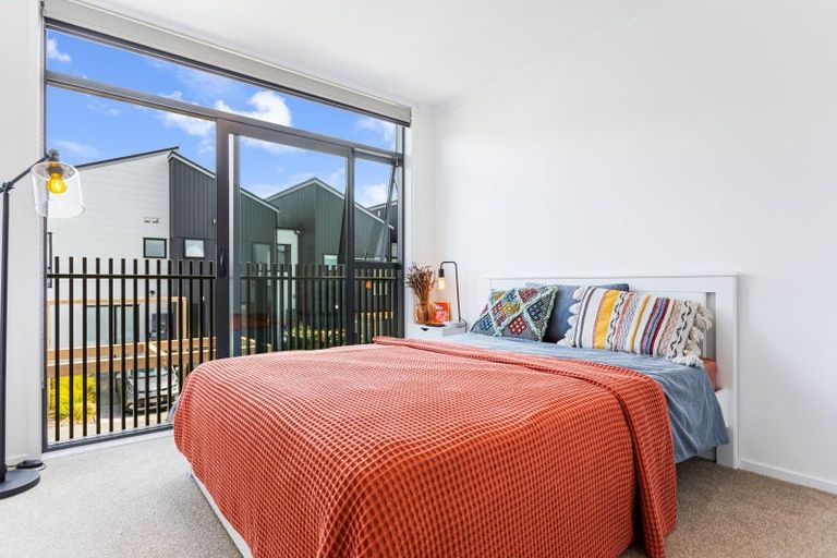 Photo of property in 20 Tuamaka Lane, Hobsonville, Auckland, 0616