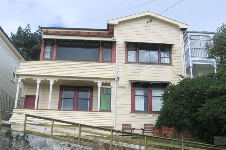 Photo of property in 13 Dorking Road, Brooklyn, Wellington, 6021