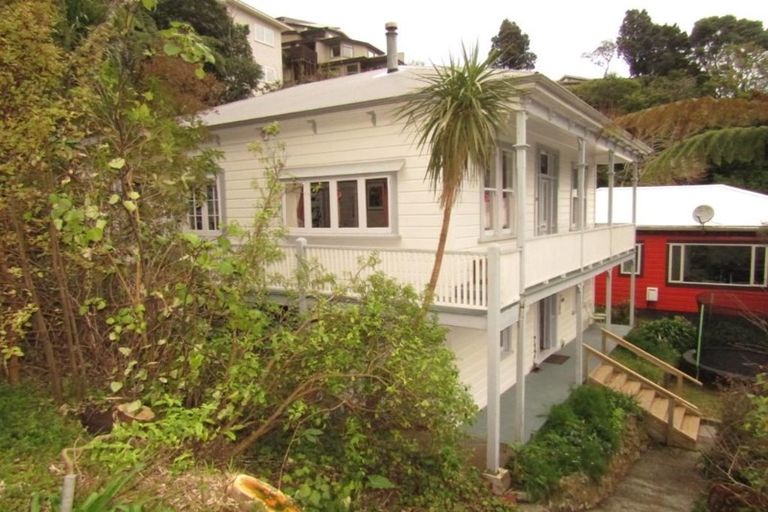 Photo of property in 28 Rangiora Avenue, Kaiwharawhara, Wellington, 6035