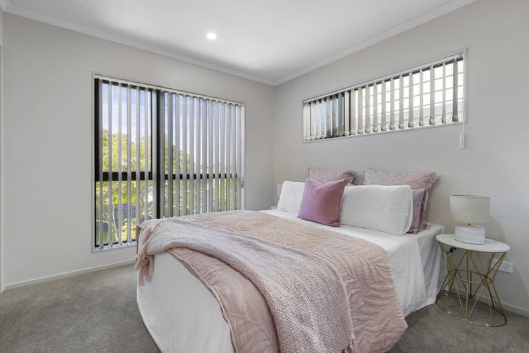 Photo of property in 89c Cascades Road, Pakuranga Heights, Auckland, 2010