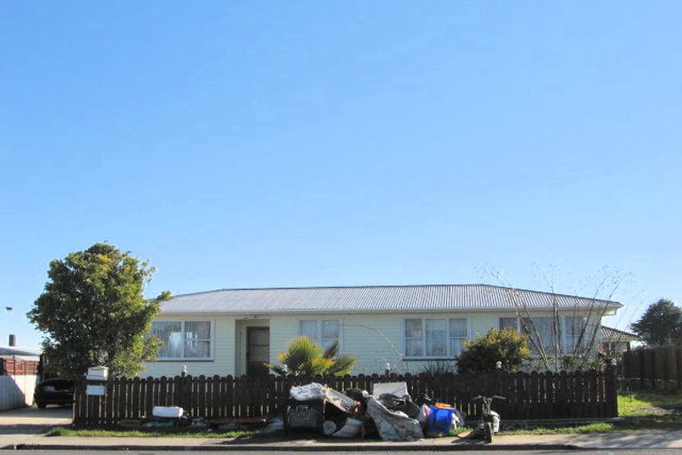 Photo of property in 22 Belgrave Place, Papakura, 2110