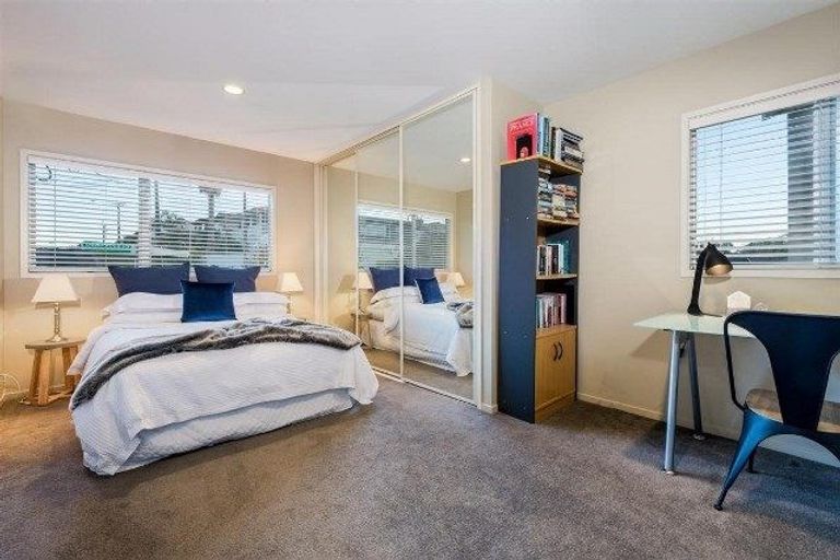 Photo of property in 20 Beechwood Road, Rothesay Bay, Auckland, 0630