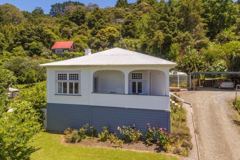 Photo of property in 13 Old Beach Road, Kohukohu, 0491