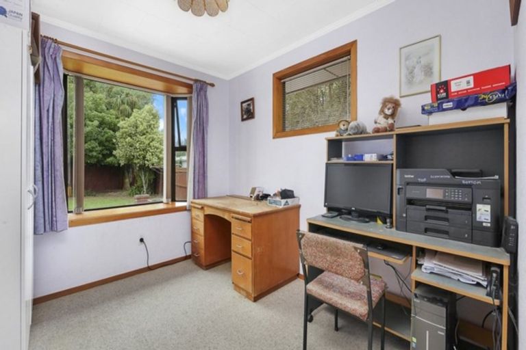 Photo of property in 6 Neave Place, Hillmorton, Christchurch, 8025