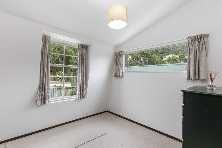 Photo of property in 7 Epping Grove, Karori, Wellington, 6012