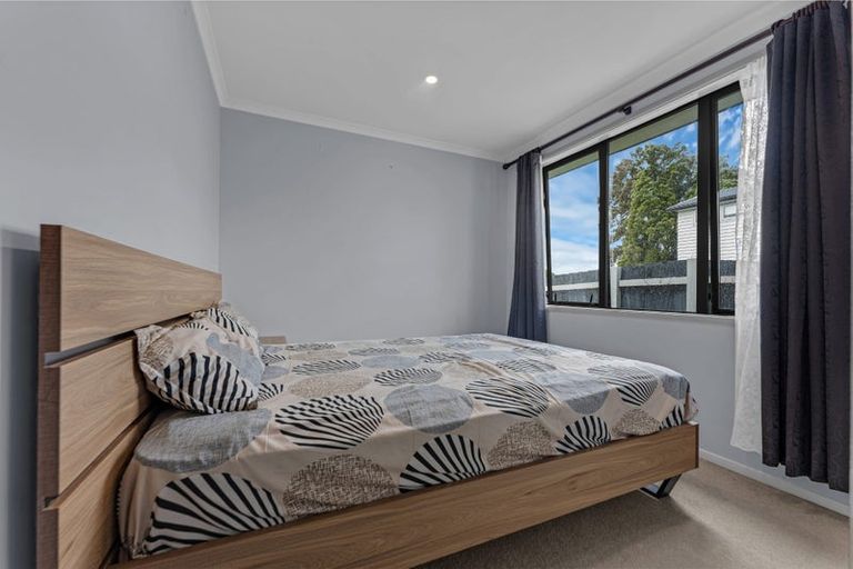 Photo of property in 2/65e Metcalfe Road, Ranui, Auckland, 0612