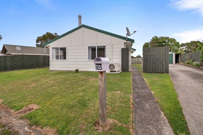 Photo of property in 105 Hillcrest Drive, Kelvin Grove, Palmerston North, 4414