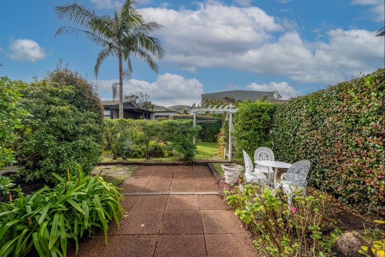 Photo of property in 16 Tercel Place, Sunnyhills, Auckland, 2010