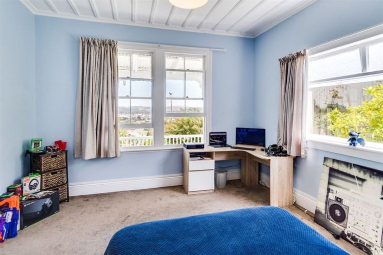 Photo of property in 11 Havelock Road, Hospital Hill, Napier, 4110