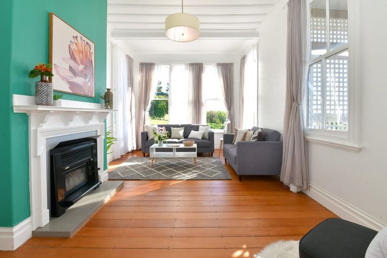 Photo of property in 21 Shine Road, South Head, Helensville, 0874