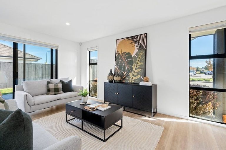 Photo of property in 74a Shillingford Boulevard, Rolleston, 7615