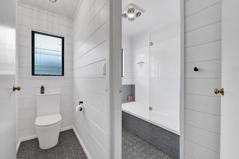 Photo of property in 23b Veale Road, Frankleigh Park, New Plymouth, 4310