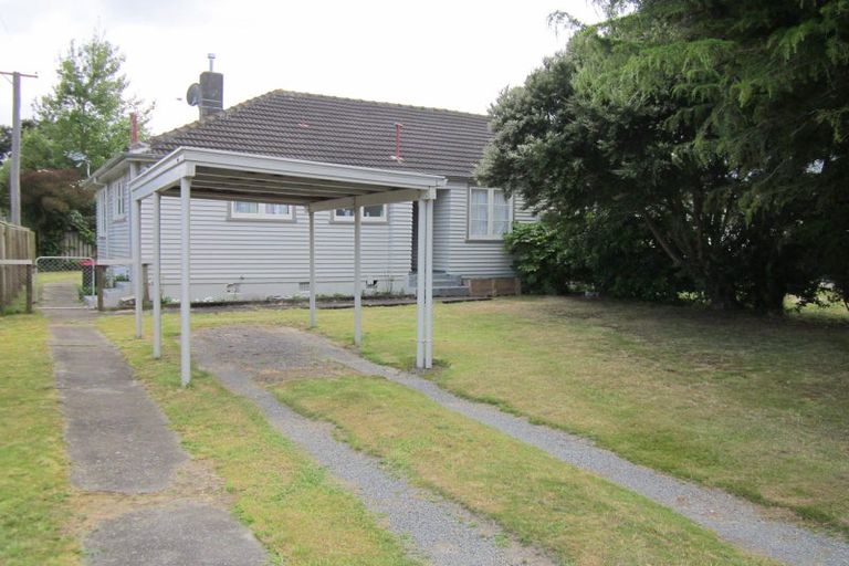 Photo of property in 35 Atiawa Crescent, Waiwhetu, Lower Hutt, 5010