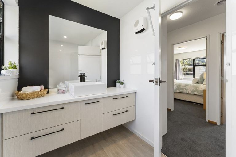 Photo of property in 8 Coach Court, Cromwell, 9310