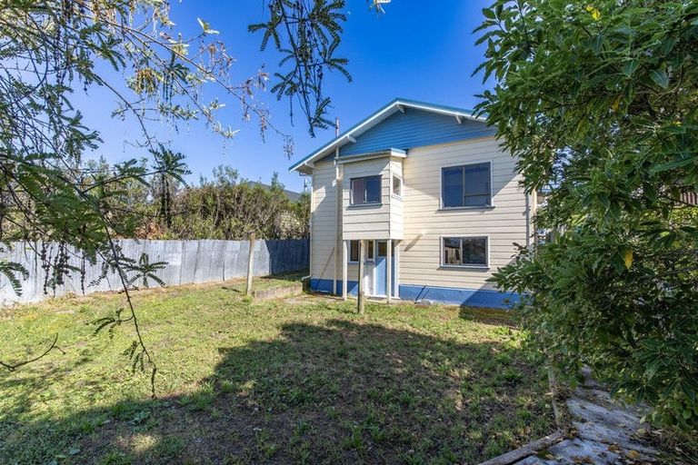 Photo of property in 49 Waverley Street, Waipawa, 4210