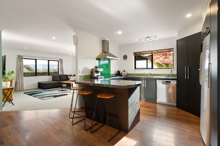 Photo of property in 11 Holyoake Terrace, Omokoroa, 3114