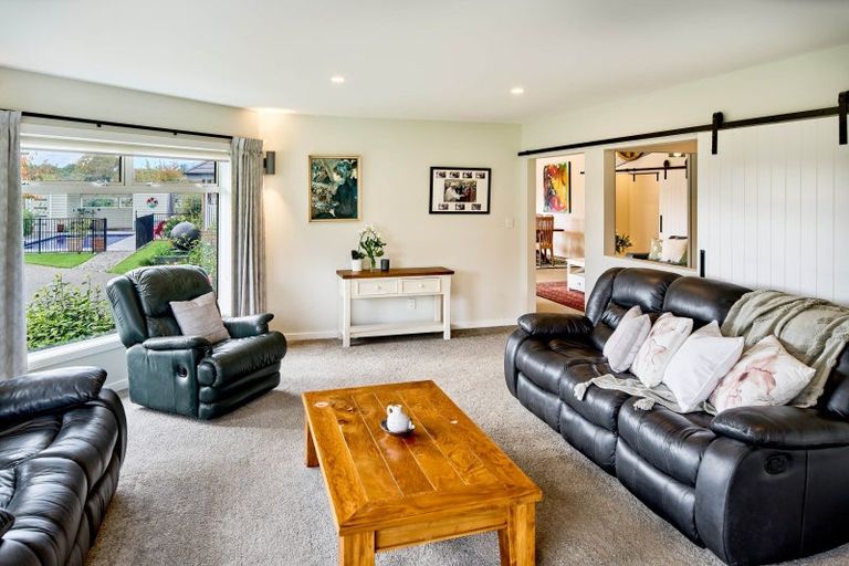 Photo of property in 140 School Road, Te Horo, Otaki, 5582