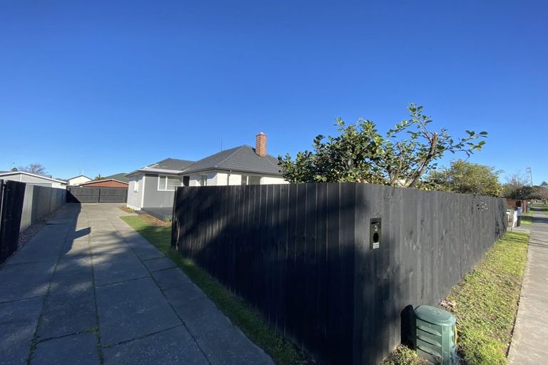 Photo of property in 2/3 Gregory Avenue, Islington, Christchurch, 8042