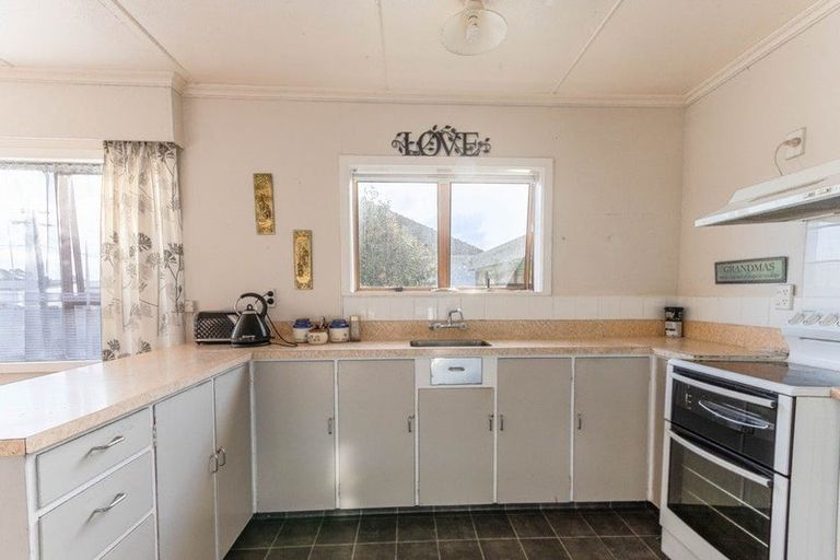 Photo of property in 38 Konini Street, Tawhero, Whanganui, 4501