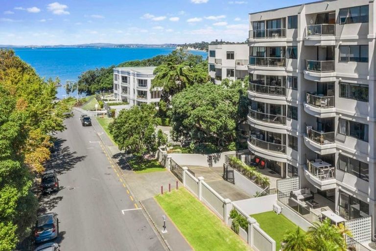 Photo of property in 175h Hurstmere Road, Takapuna, Auckland, 0622