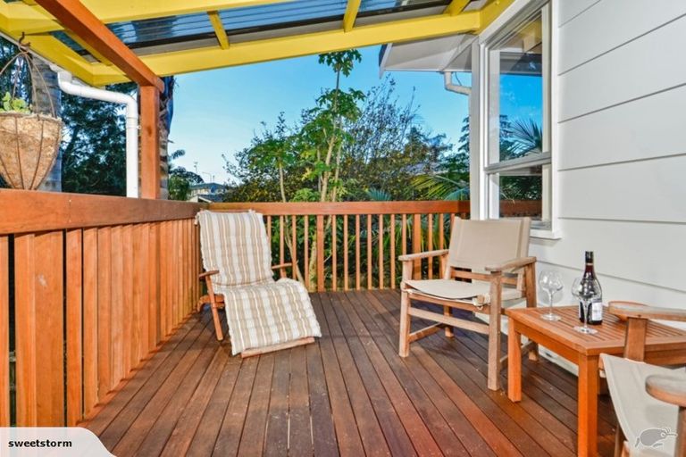 Photo of property in 28 Infidel Place, Torbay, Auckland, 0630