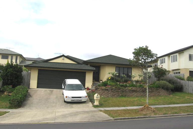Photo of property in 71 Bluebird Crescent, Unsworth Heights, Auckland, 0632