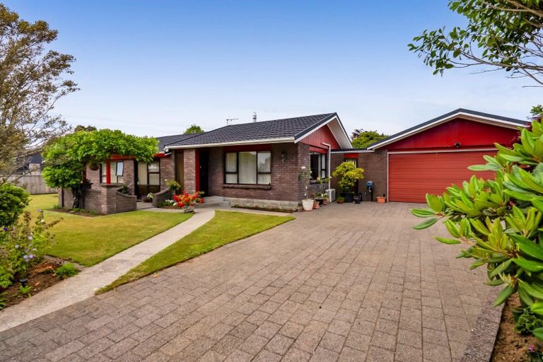 Photo of property in 21 Kowhai Street, Inglewood, 4330