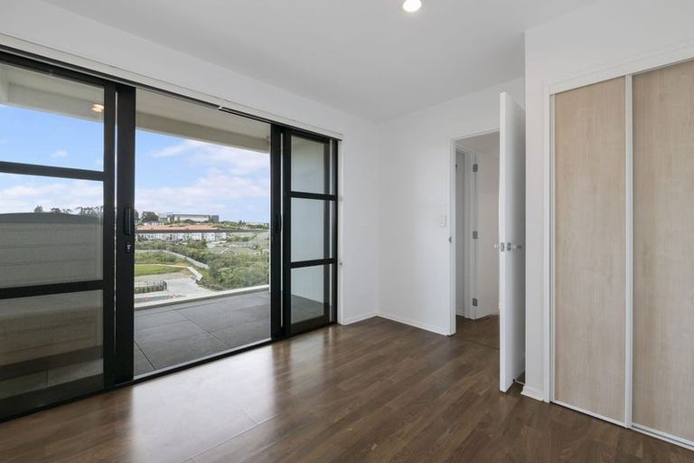 Photo of property in Apollo Apartments, 201/46 Rosedale Road, Rosedale, Auckland, 0632
