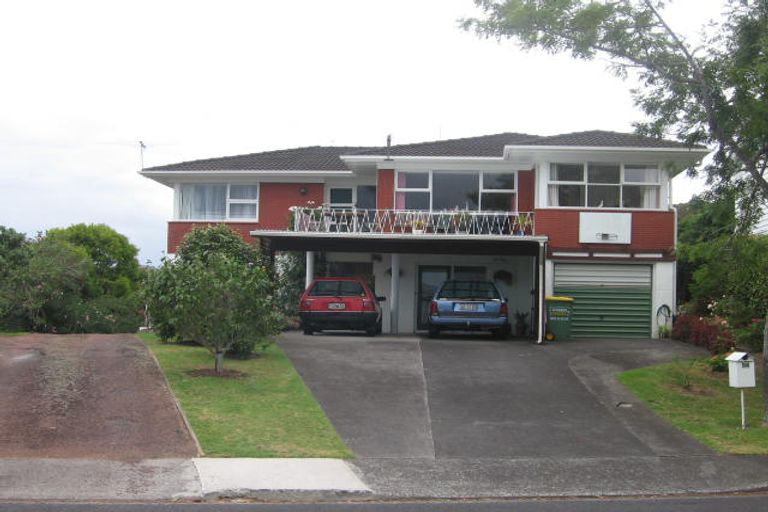 Photo of property in 1/54 Chequers Avenue, Glenfield, Auckland, 0629