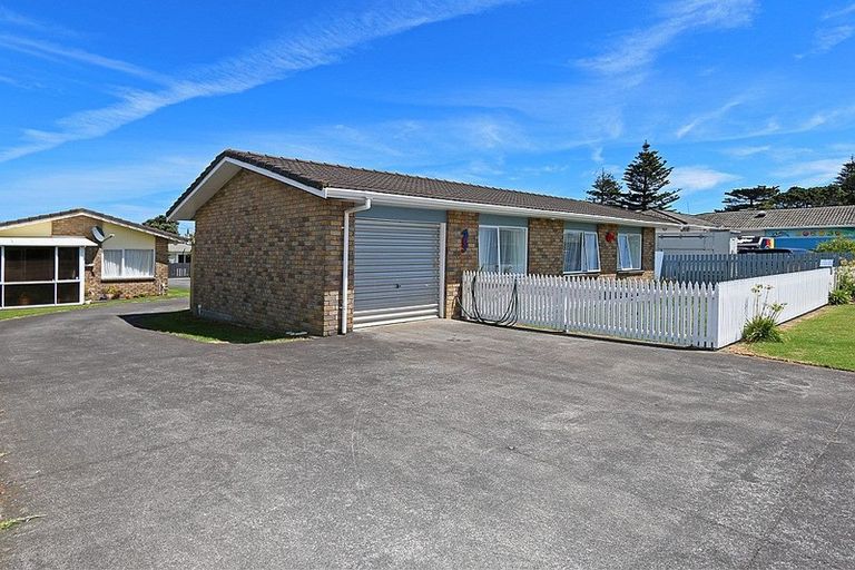 Photo of property in 144a Tasman Street, Opunake, 4616