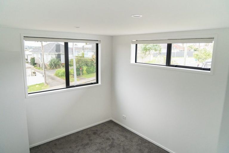 Photo of property in 52a Vodanovich Road, Te Atatu South, Auckland, 0610