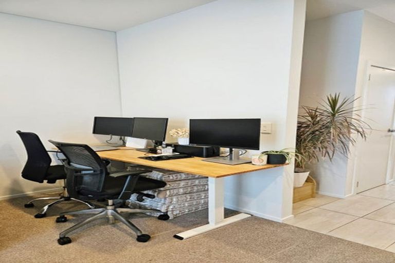 Photo of property in 4 Ceramic Lane, New Lynn, Auckland, 0600